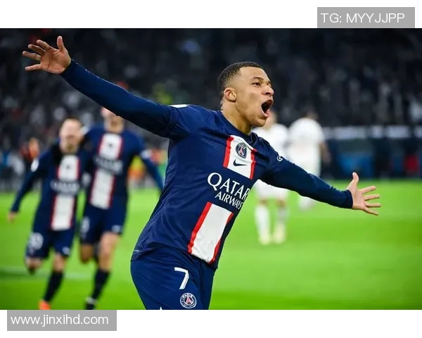 三十岁以上仍在顶级联赛活跃的足球明星盘点 三十岁以上仍在顶级联赛活跃的足球明星盘点