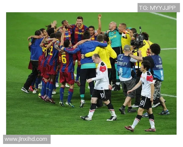 退役老足球球星们的传奇人生与足球遗产重塑回顾 退役老足球球星们的传奇人生与足球遗产重塑回顾